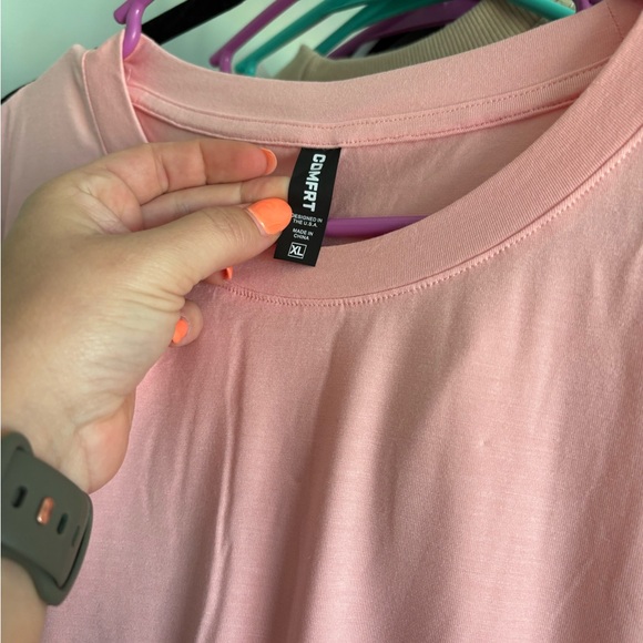 Women's Pink Comfrt Tshirt XL - Picture 2 of 3